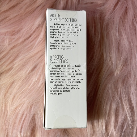 About-Face Light Lock Highlight Fluid by Halsey - Picture 11 of 13
